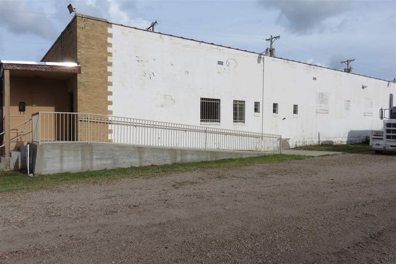803 E 17th St N, Wichita, KS 67214