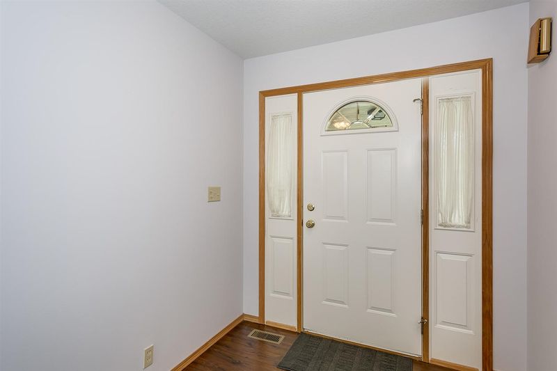 615 E 3rd St, Valley Center, KS 67147