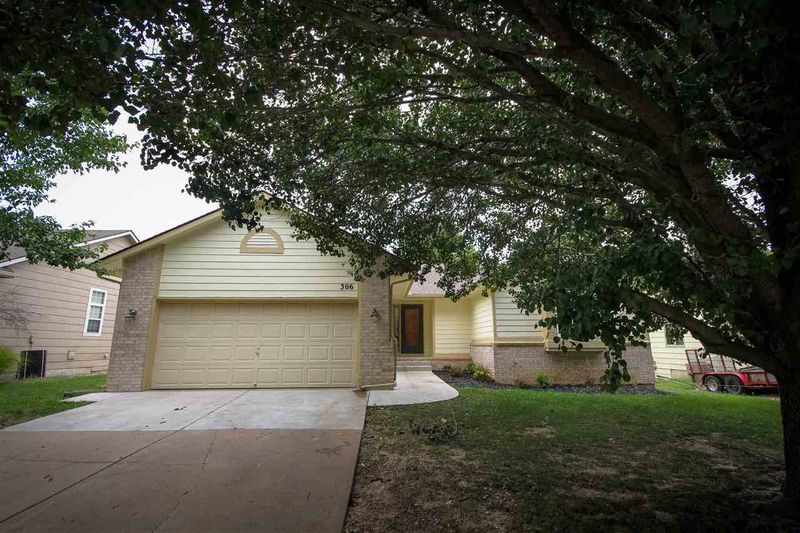306 Catalpa St, Derby, KS 67037