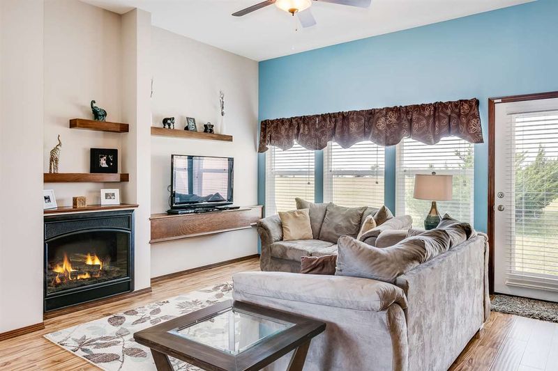 2813 N Emerson Cir, Derby, KS 67037