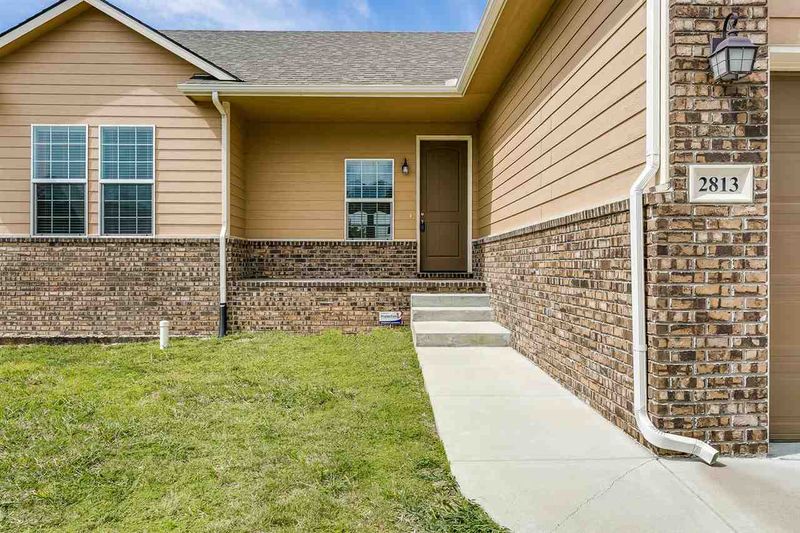 2813 N Emerson Cir, Derby, KS 67037