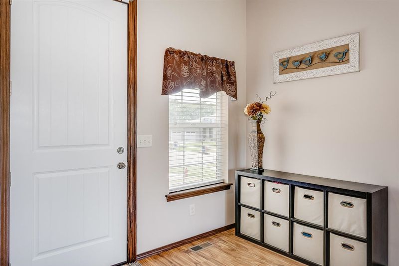 2813 N Emerson Cir, Derby, KS 67037