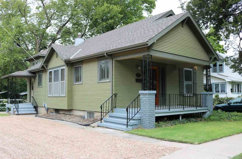 915 N Walnut St, Newton, KS 67114