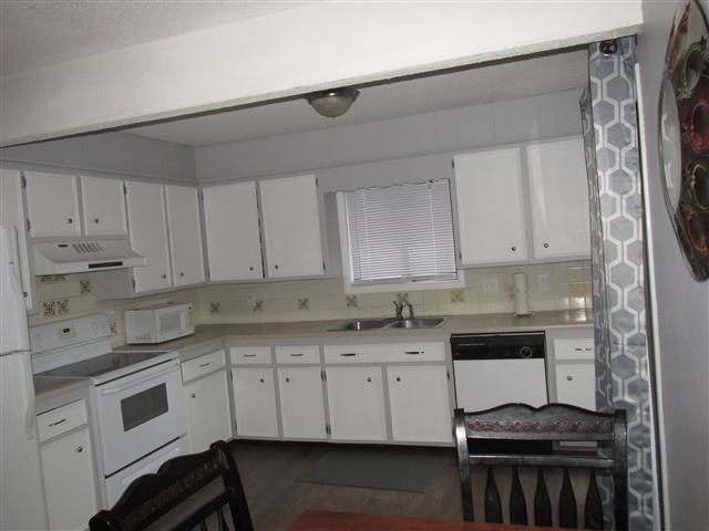 3112 S Pinecrest, Wichita, KS 67210