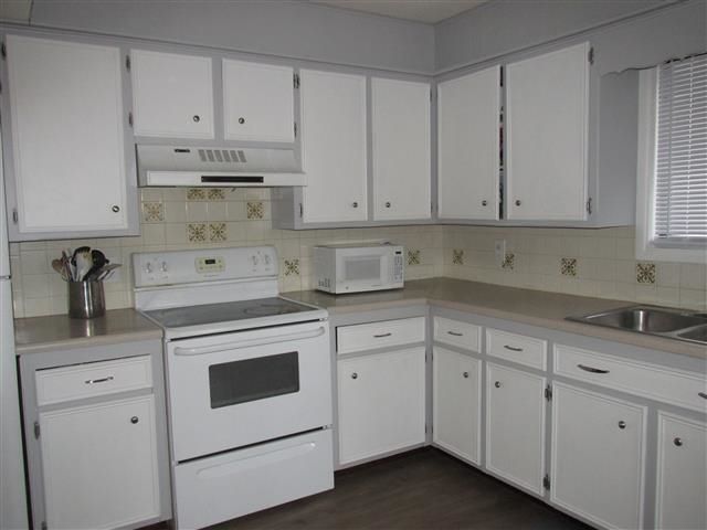 3112 S Pinecrest, Wichita, KS 67210