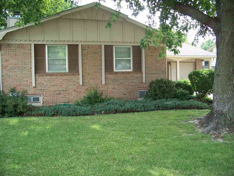 8113 E Clay, Wichita, KS 67207