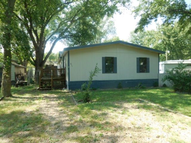 611 S Boxelder Ave, Mulvane, KS 67110