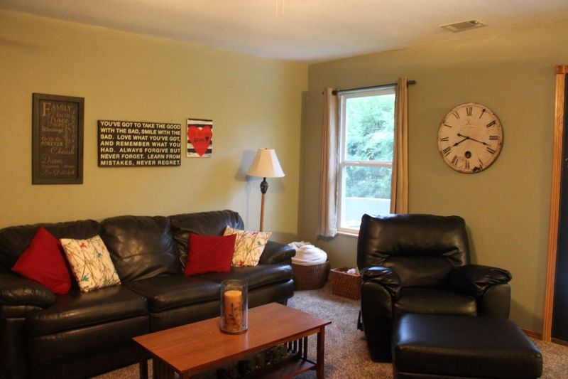 417 Wheat Rd, Winfield, KS 67156