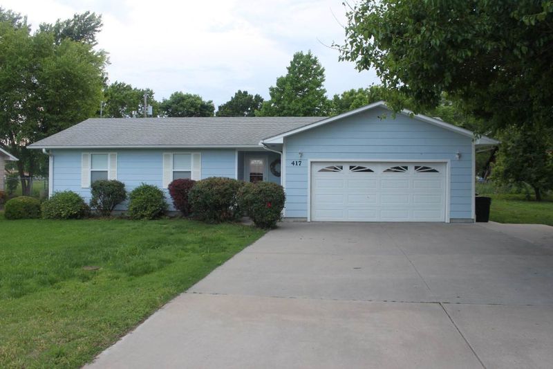 417 Wheat Rd, Winfield, KS 67156