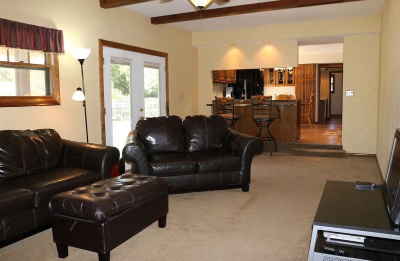 1805 Cypress Ln, Newton, KS 67114