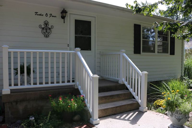 1204 Berry Ave, Newton, KS 67114