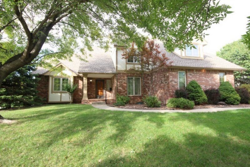 8912 E Shadowridge St, Wichita, KS 67226