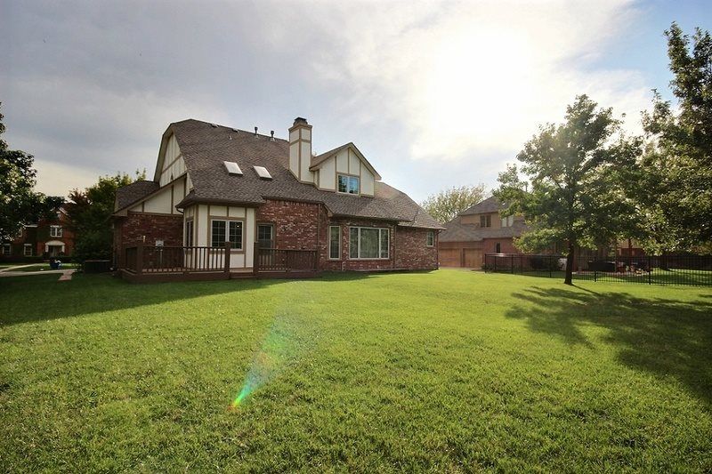 8912 E Shadowridge St, Wichita, KS 67226