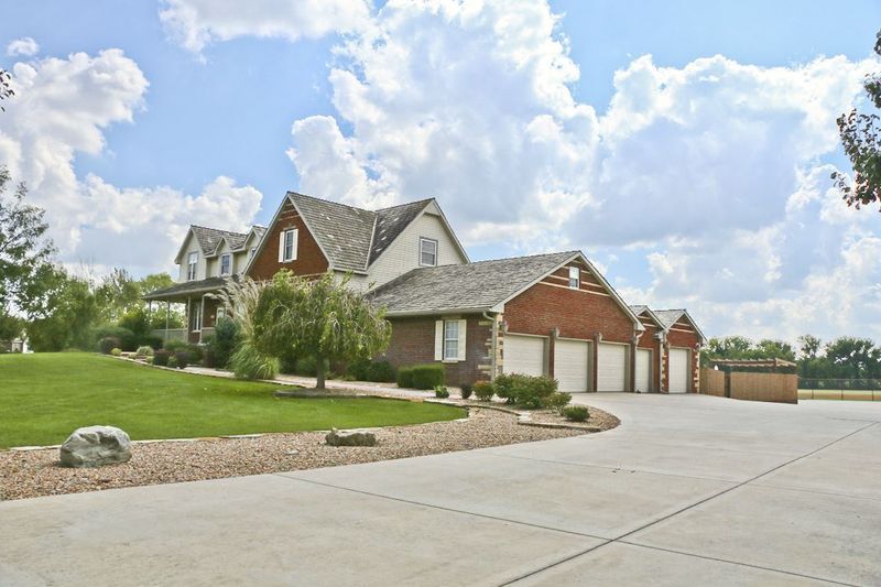 1035 N Firefly Cir, Wichita, KS 67235