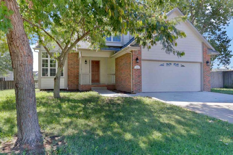 515 E Wild Plum Cir, Derby, KS 67037