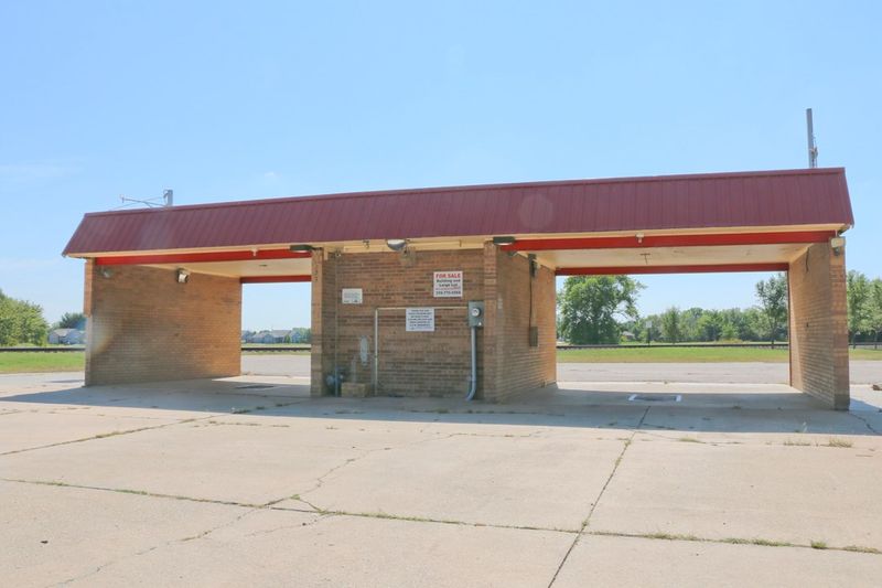 223 E Silknitter Rd, Rose Hill, KS 67133