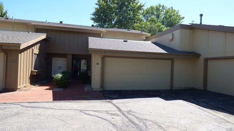8325 E Harry St #905, Wichita, KS 67207