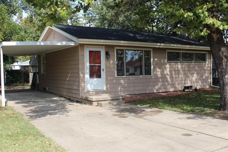 610 W 3rd St, Valley Center, KS 67147-2413