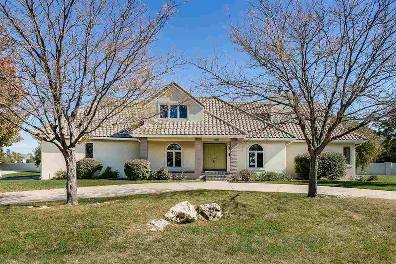 7930 E Mulberry Cir, Wichita, KS 67226