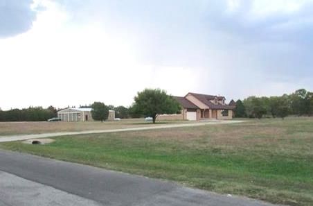 8900 N High Point Rd, Valley Center, KS 67147