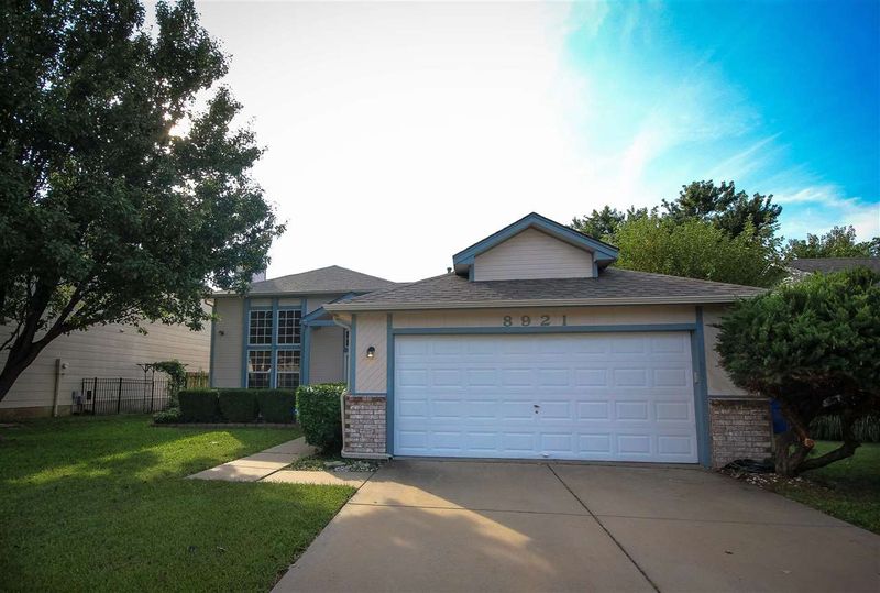 8921 E Creed St, Wichita, KS 67210