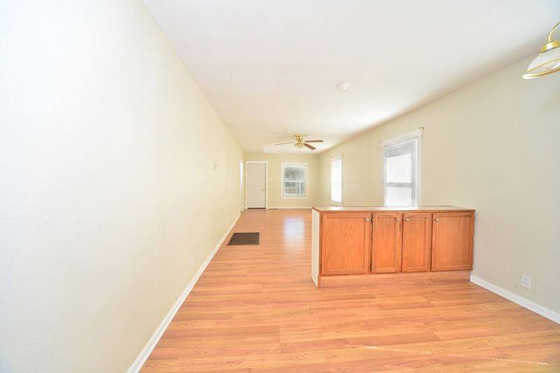 515 Park Pl, Newton, KS 67114