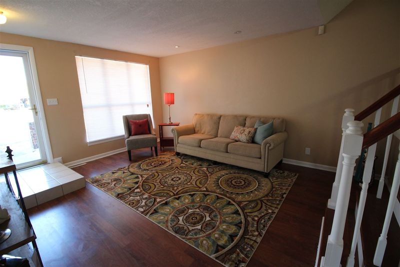 8719 E Lockmoor Cir, Wichita, KS 67207