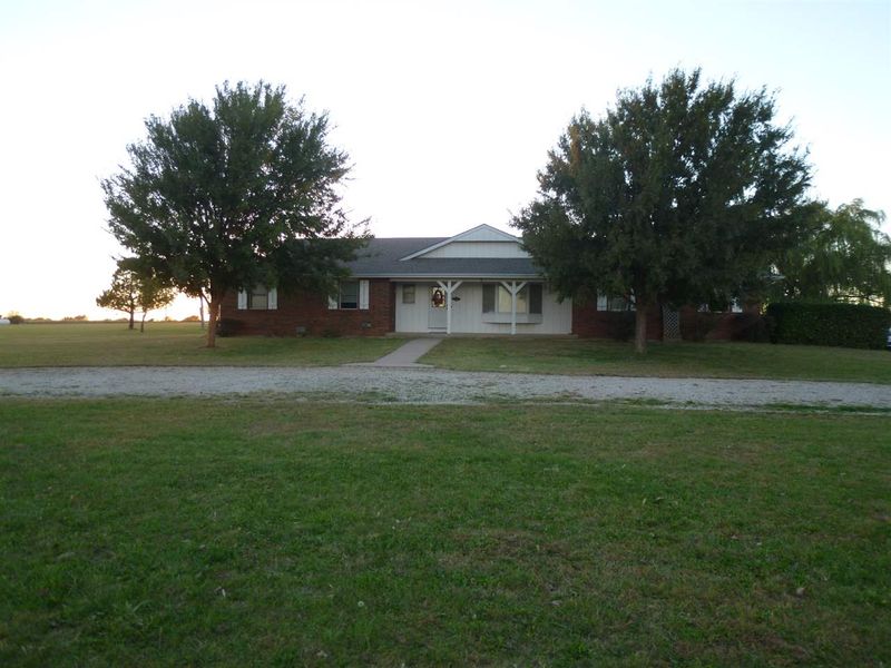 7 Leed Rd, Winfield, KS 67156