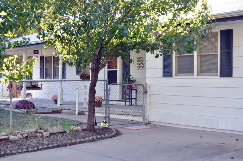 459 S All Hallows St, Wichita, KS 67213