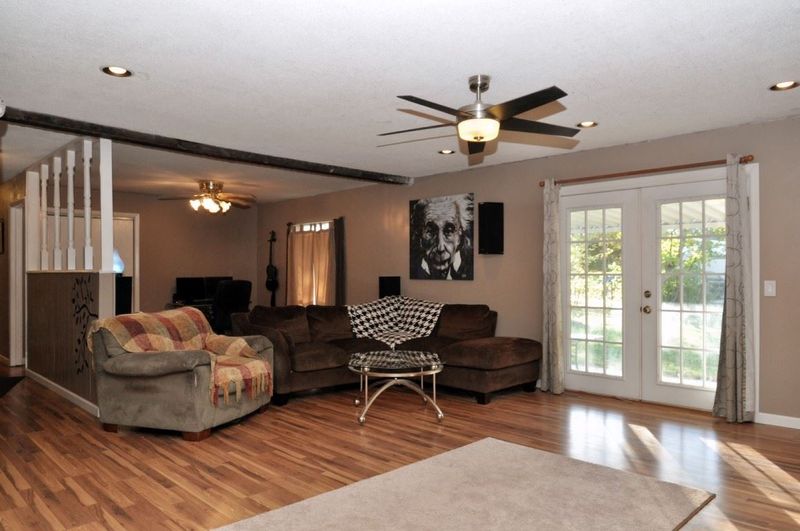 459 S All Hallows St, Wichita, KS 67213