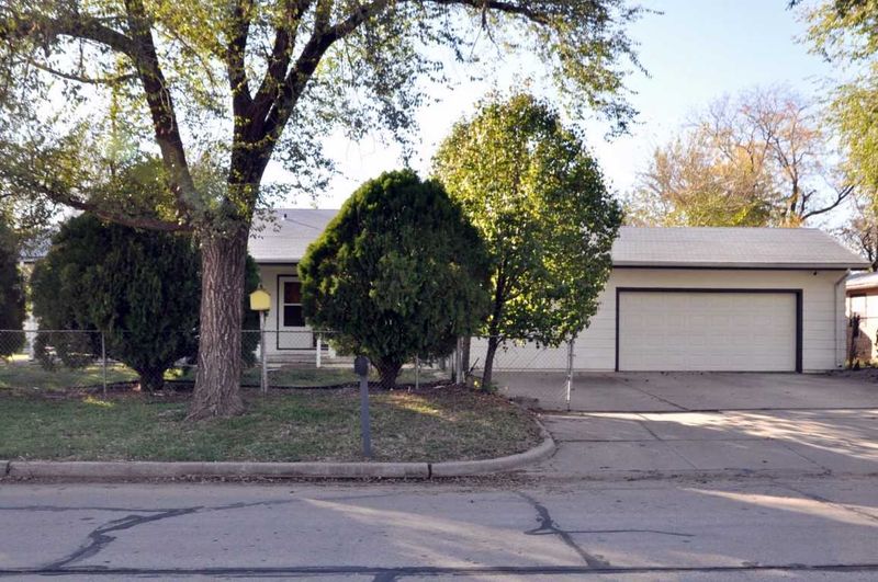 459 S All Hallows St, Wichita, KS 67213