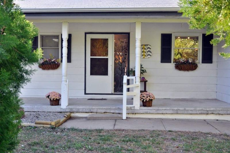 459 S All Hallows St, Wichita, KS 67213