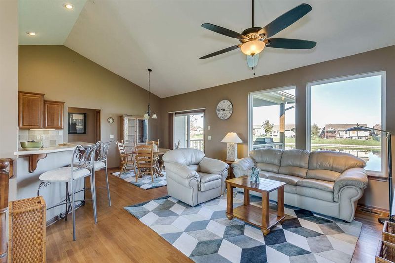 10802 W Waterside Ct, Maize, KS 67101