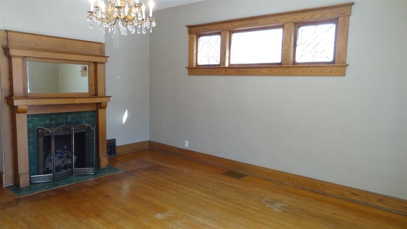 212 E 8th, Newton, KS 67114