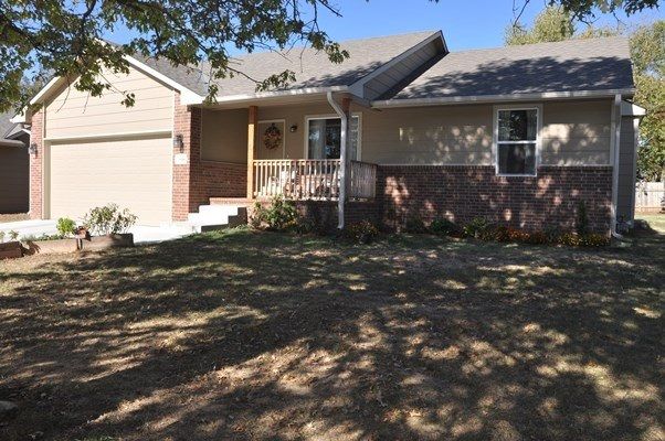 1606 E Cresthill R, Derby, KS 67037