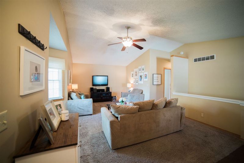 1121 N Compton St, Wichita, KS 67212