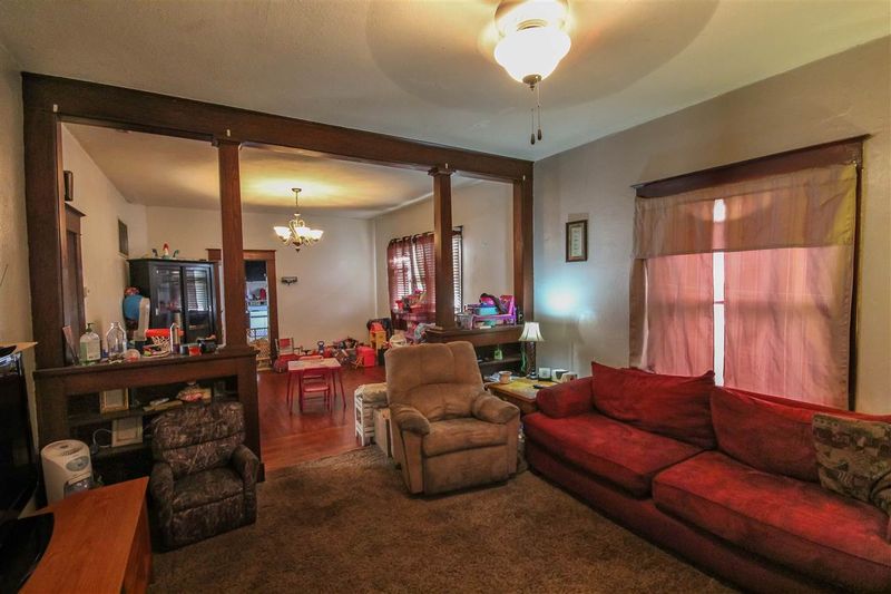 205 N Pine St, Newton, KS 67114