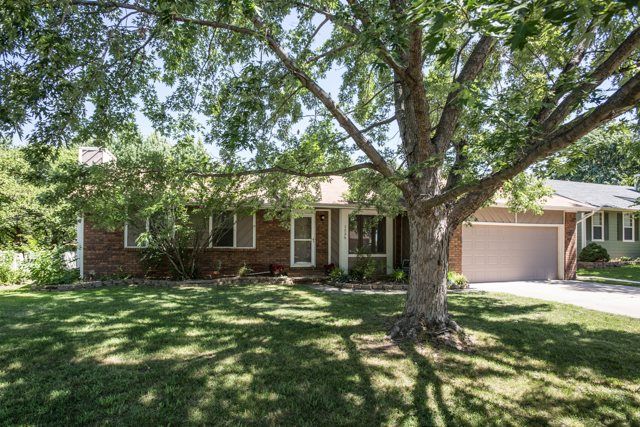 1530 E Brendonwood Rd, Derby, KS 67037