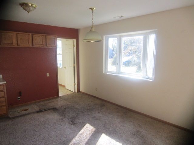 628 S Willow St, Douglass, KS 67039