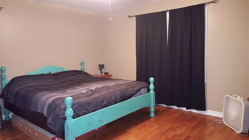 902 Circle Dr, Arkansas City, KS 67005