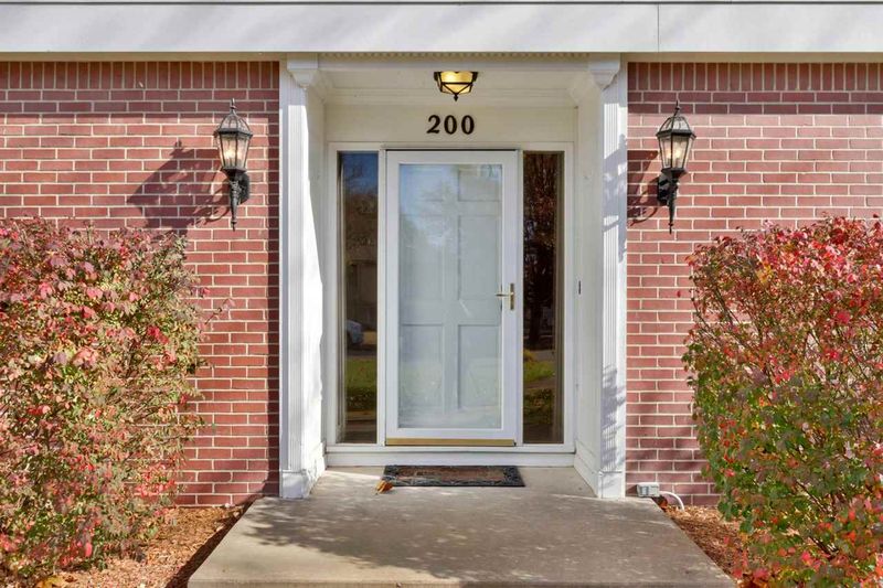 200 S Dexter, Valley Center, KS 67147