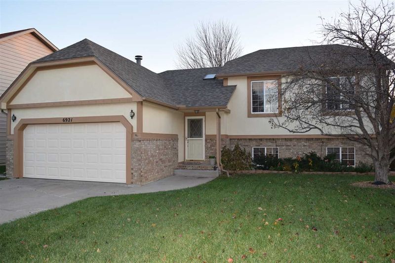 6921 E 35th St N, Wichita, KS 67226