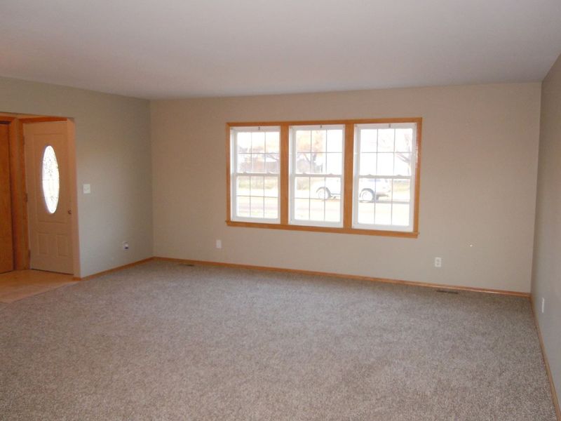 13 Swanee Dr, Goddard, KS 67052