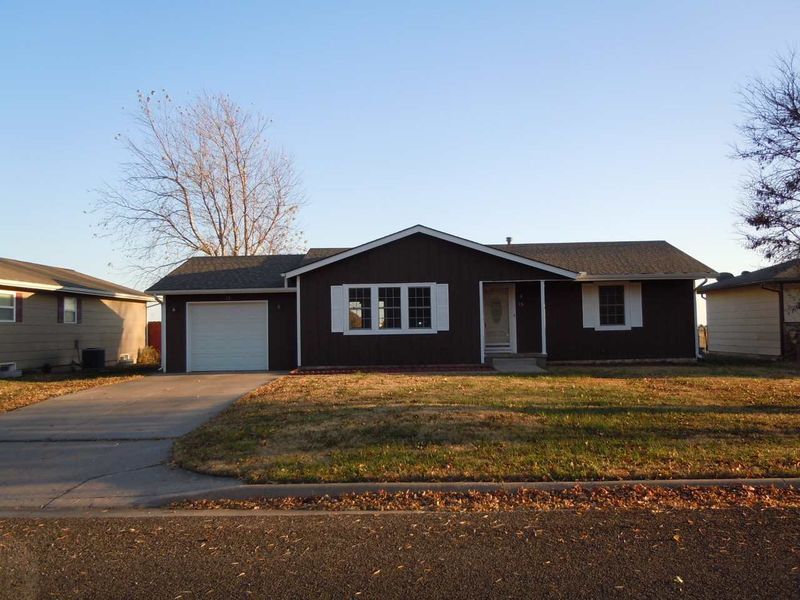 13 Swanee Dr, Goddard, KS 67052
