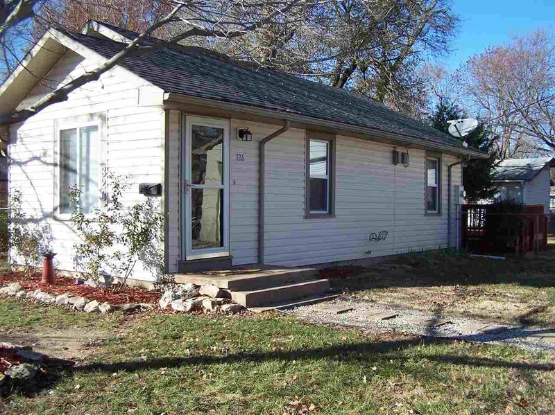 326 W 3rd St, Valley Center, KS 67147