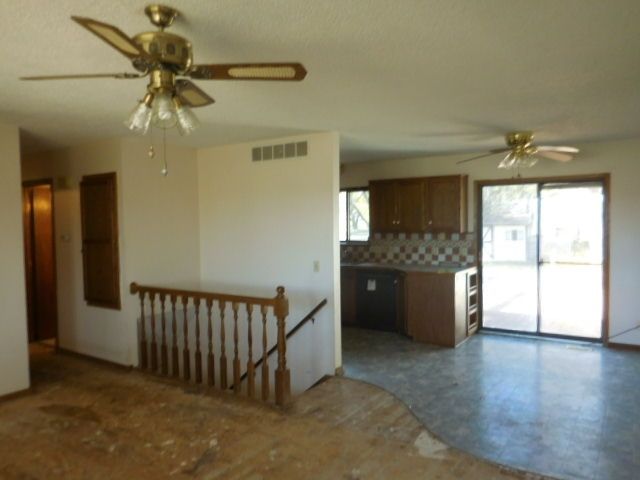 721 N Andover Rd, Andover, KS 67002