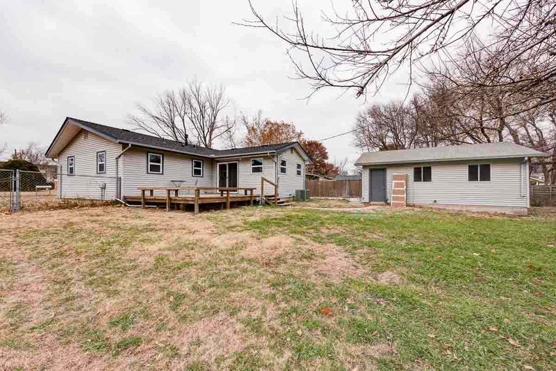 418 S Mary Etta St, Derby, KS 67037