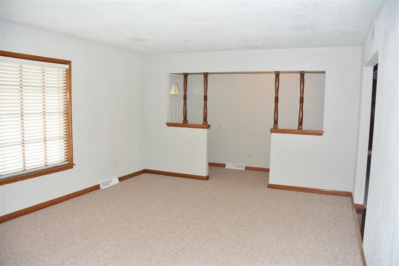 8021 E Peach Tree Ln, Wichita, KS 67207