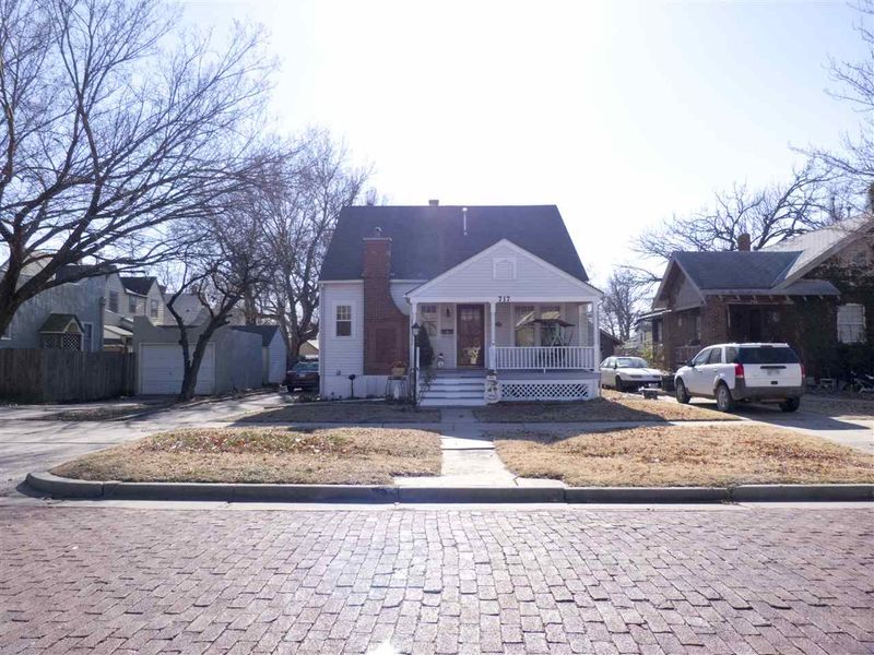 717 E 5th, Newton, KS 67114
