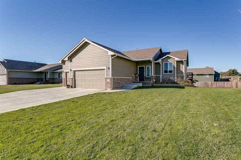11747 W Wilkinson Ct, Maize, KS 67101-9010